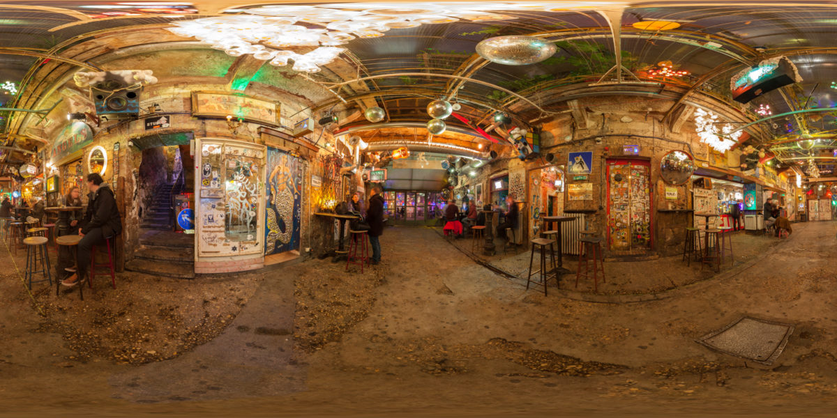 Szimpla ker ruin bar. Budapest. Hungary
